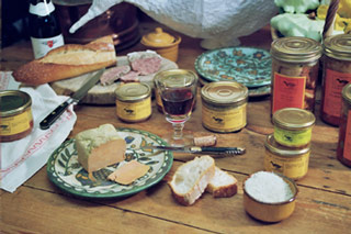terrine de foie gras de canard, pain de campagne au levain et sel de Guérande